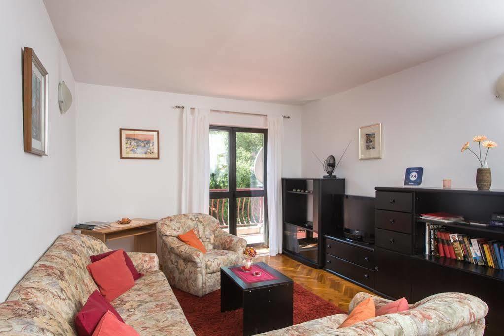 Apartment Ive Mlini Buitenkant foto